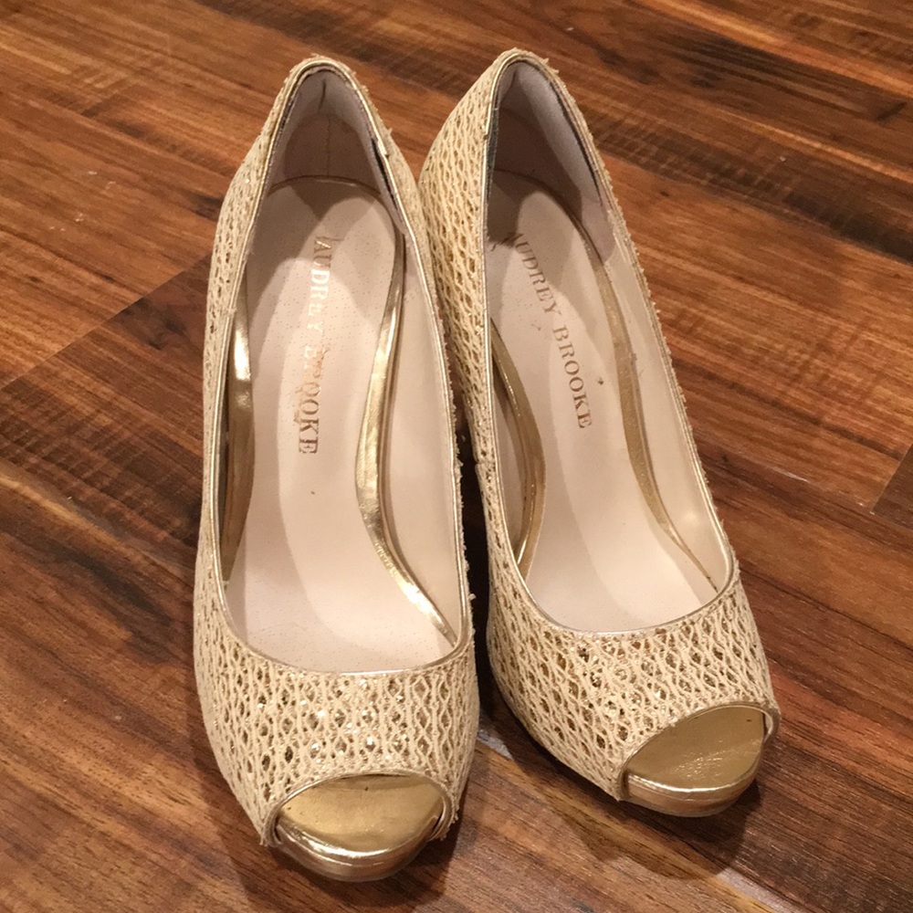 Audrey Brooke Pumps